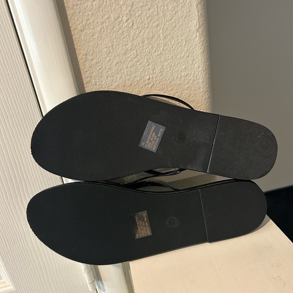 Women's Cali Flip Flop Sandals - Shade & Shore™ Size 10 Gloss Black - Picture 10 of 11